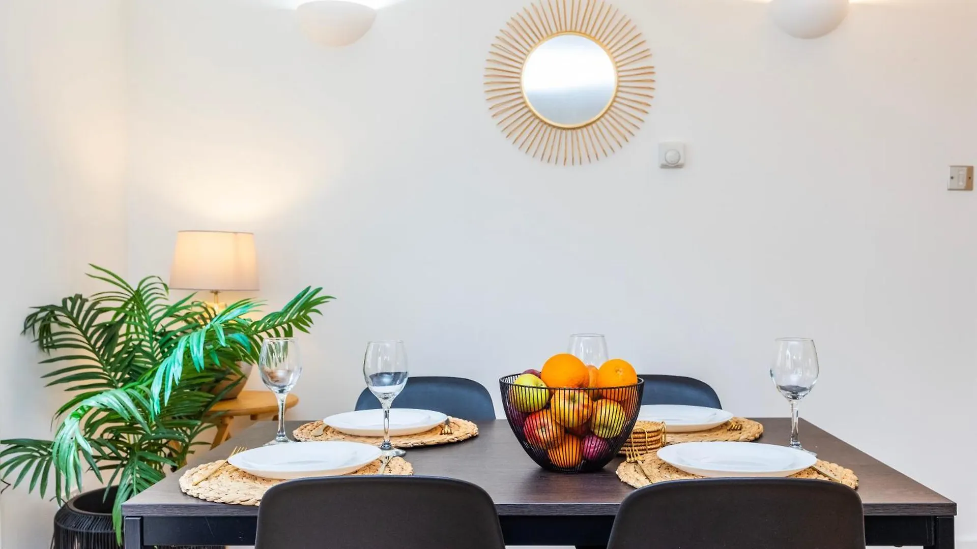 公寓 Cozy City Haven - Bright 2Br Apartment, Central Stay Next To Major Station 伦敦