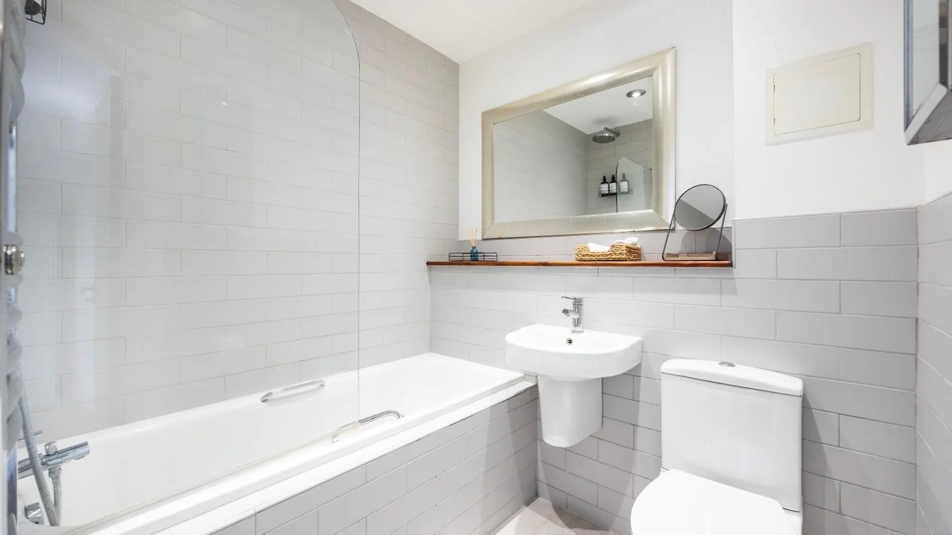 Cozy City Haven - Bright 2Br Apartment, Central Stay Next To Major Station 伦敦 公寓