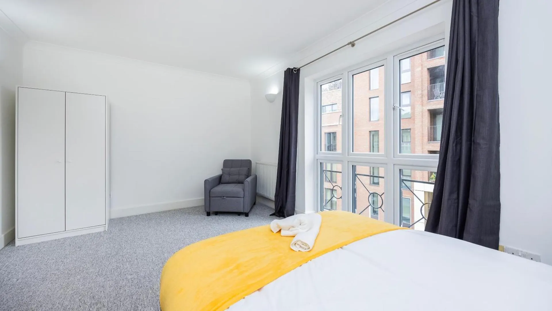 Cozy City Haven - Bright 2Br Apartment, Central Stay Next To Major Station 伦敦