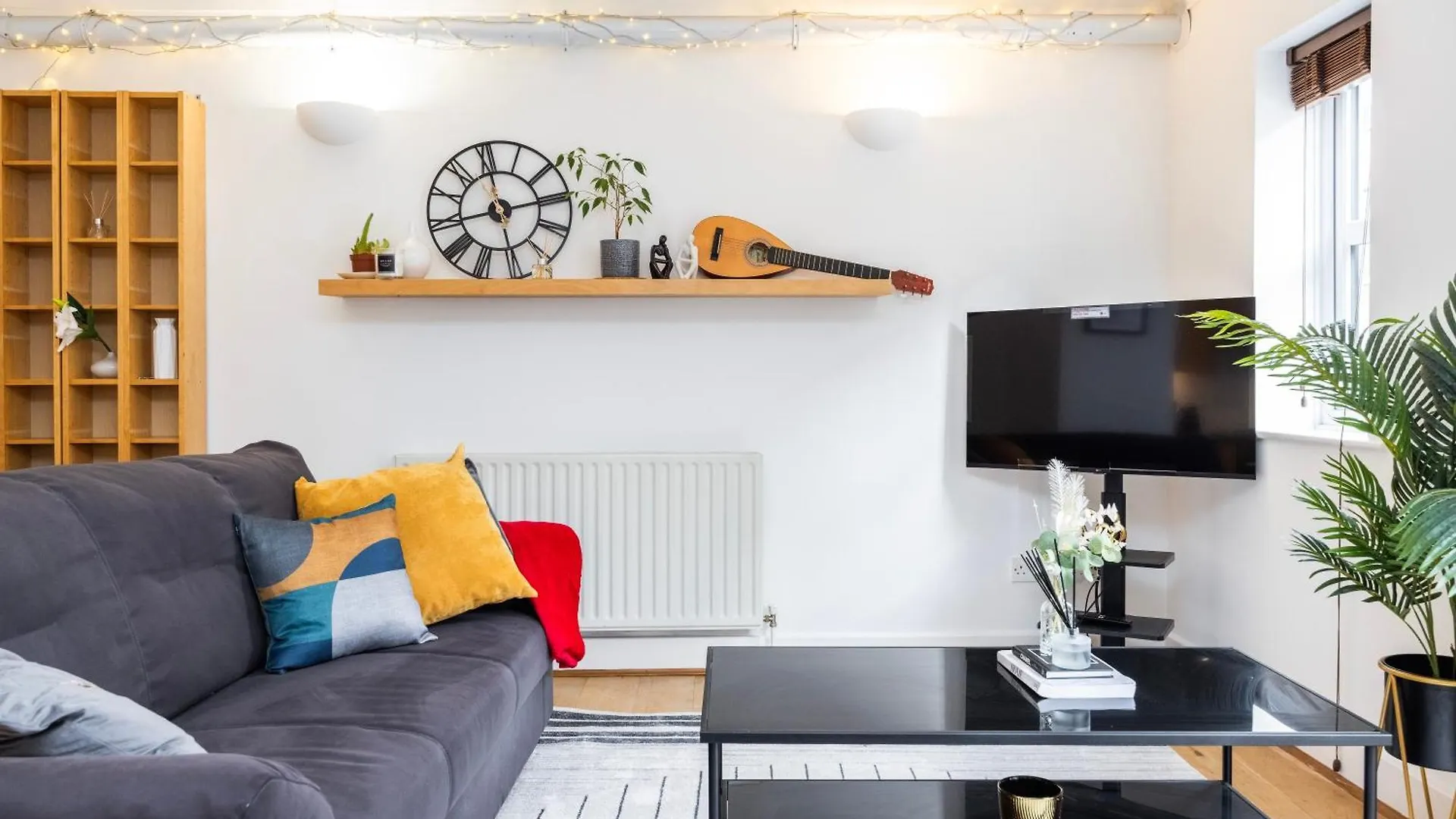 Apartment Cozy City Haven - Bright 2Br Apartment, Central Stay Next To Major Station London