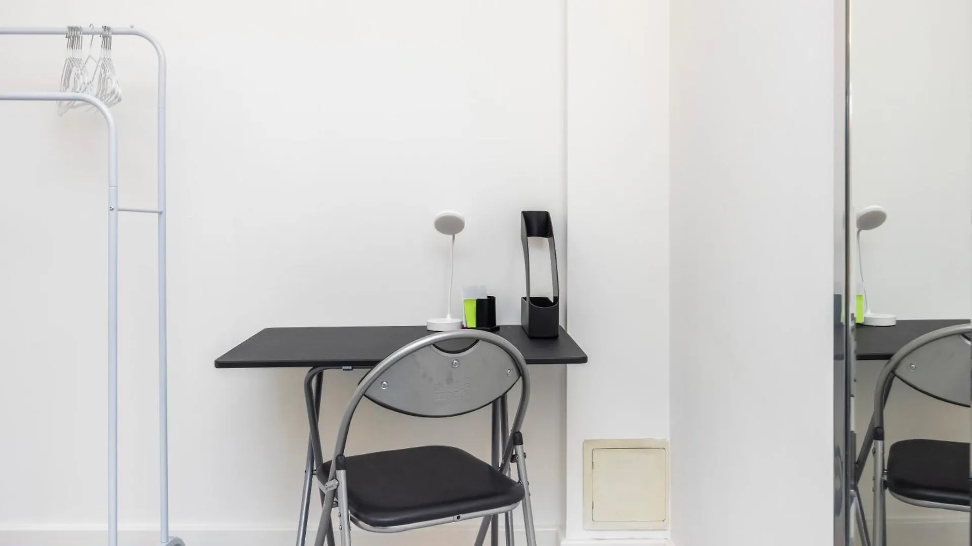 Cozy City Haven - Bright 2Br Apartment, Central Stay Next To Major Station London Apartment